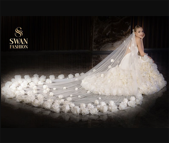 Swanfashion | Model 1